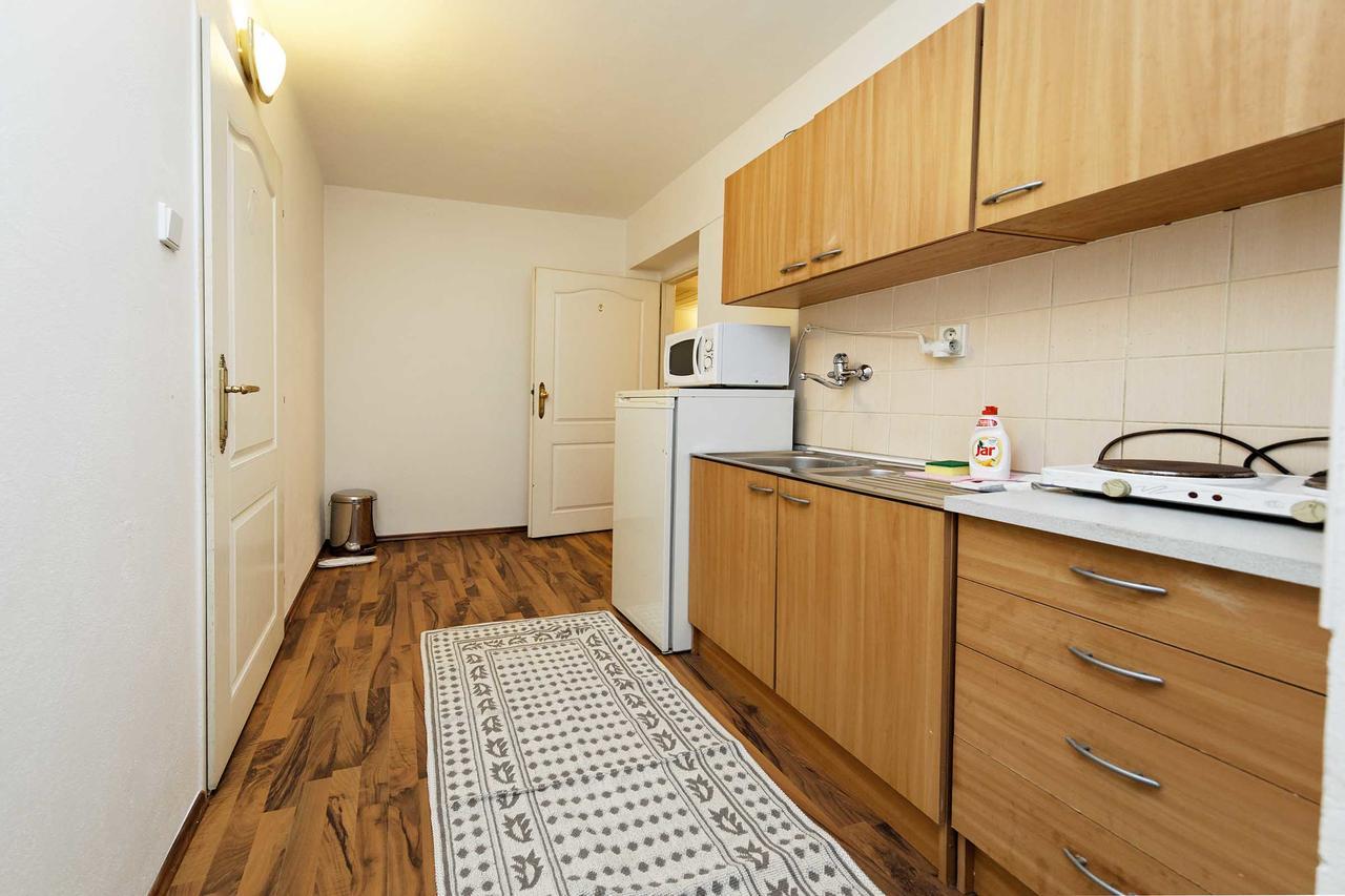 Apartments U Cisare Prag Eksteriør billede