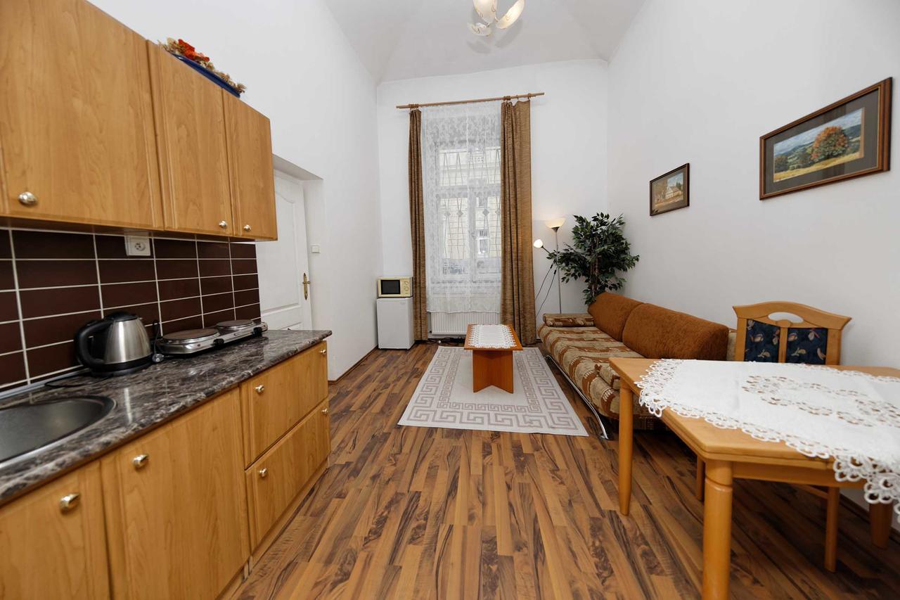 Apartments U Cisare Prag Eksteriør billede