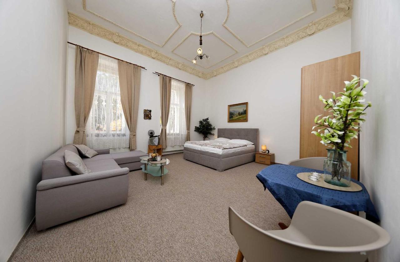 Apartments U Cisare Prag Eksteriør billede